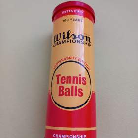 Foto inzerátu Originál plechovka od špendlíků a plechovka od tenisových míčků.