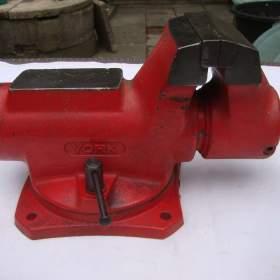 Svěrák YORK 125mm červený zachovalý otočná základová deska / 19521733