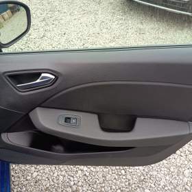 Foto inzerátu RENAULT Clio E-Tech HYBRID DPH