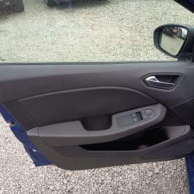 Foto inzerátu RENAULT Clio E-Tech HYBRID DPH