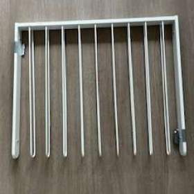 prodám vysouvací věšák na kalhoty KOMPLEMENT z IKEA / 19530657