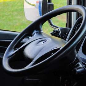 Foto inzerátu MERCEDES ATEGO 1518 - TŘÍSTRANNÝ S3 SKLÁPĚČ - VYKLÁPĚČ EU5