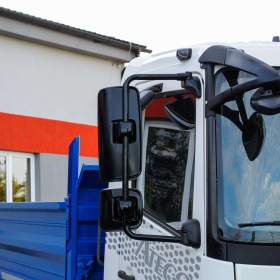 Foto inzerátu MERCEDES ATEGO 1518 - TŘÍSTRANNÝ S3 SKLÁPĚČ - VYKLÁPĚČ EU5