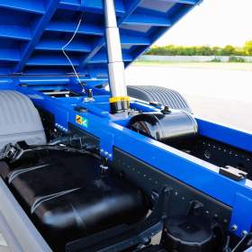 Foto inzerátu MERCEDES ATEGO 1518 - TŘÍSTRANNÝ S3 SKLÁPĚČ - VYKLÁPĚČ EU5