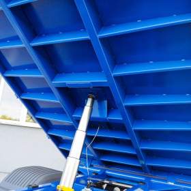 Foto inzerátu MERCEDES ATEGO 1518 - TŘÍSTRANNÝ S3 SKLÁPĚČ - VYKLÁPĚČ EU5