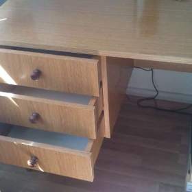 Foto inzerátu Psací stůl