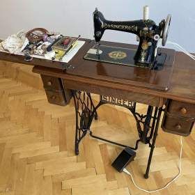Fotka k inzerátu Prodám šicí stroj SINGER / 18726517