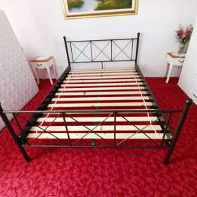 Kovová postel s roštem 140x200 / 19536391