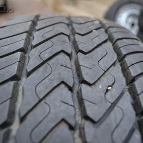 Foto inzerátu VW T5,T6(6.1) - skoro NOVÉ letní kola 215/60R17C GOODYEAR