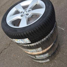 Foto inzerátu Š.Rapid/ Fabia 3 - NOVÝ zimní Alu komplet– 215/45R16