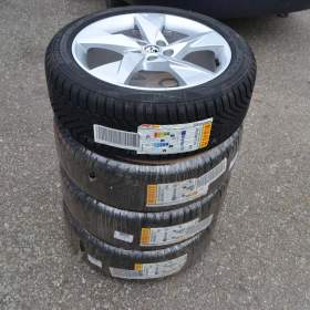 Zimní NOVÉ ALU Š. Scala, Kamiq, VW Taigo 205/50R17 Pirelli  / 19536733