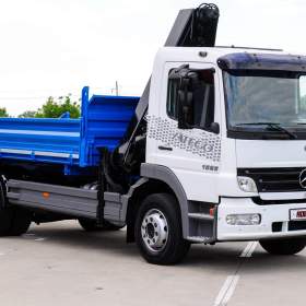 MERCEDES ATEGO 1523 TŘÍSTRANNÝ SKLÁPĚČ + HYDRAULICKÁ RUKA / 19536914