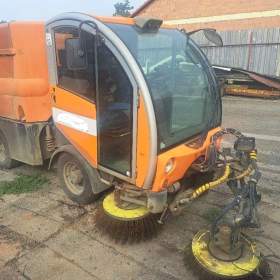 Foto inzerátu Zametací stroj chodníkový Bucher