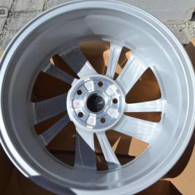 Foto inzerátu Škoda Octavia IV(RS) - 17 NOVÉ orig.alu disky 6.5Jx17,5x112