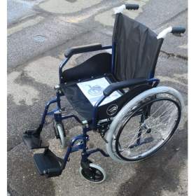 Mechanický invalidní vozík  / 19540325