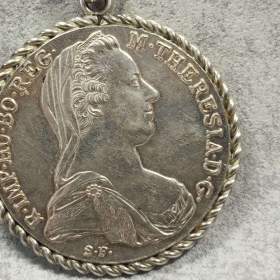 Foto inzerátu Velká stříbrná mince - tolar Marie Terezie(novoražba) přívěšek