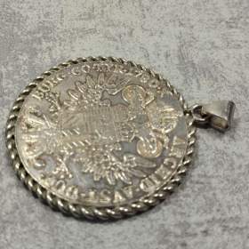 Foto inzerátu Velká stříbrná mince - tolar Marie Terezie(novoražba) přívěšek