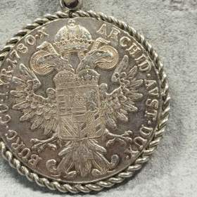 Foto inzerátu Velká stříbrná mince - tolar Marie Terezie(novoražba) přívěšek