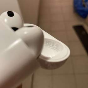 Apple airpods 4. Generace  / 19543178