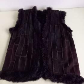 Fotka k inzerátu Sleva !  Zachovalá kožešinová vesta z pravé kůže. / 14532910