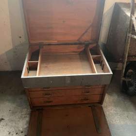 Fotka k inzerátu Prodám dřevěnou okovanou montážní bednu / 13697719