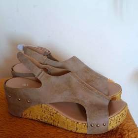 Fotka k inzerátu DÁMSKÉ SANDÁLY. NOVÉ ! !  Nepoužité ! !  Lehké, měkké. Vel. 40 / 19628479