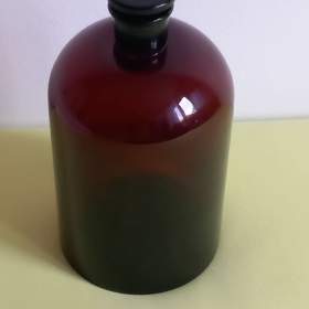 Foto inzerátu Sleva ! Stará lékárenská dóza, hnědá, zabroušený uzávěr.