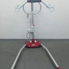 ELEKTRICKÝ mobilní zvedák pacientů, nosnost 150 kg  / 19549739