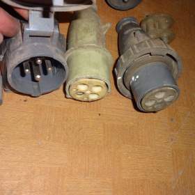 Foto inzerátu Zásuvky a vypinač