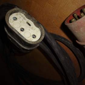 Foto inzerátu Zásuvky a vypinač