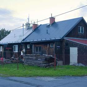 Dobry den hledám pronájem rodinného domku s zahradou  / 19554888