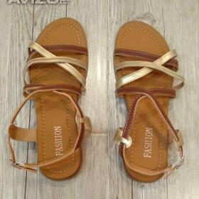 Fotka k inzerátu Dámské sandálky vel.40 NOVÉ  / 16145787