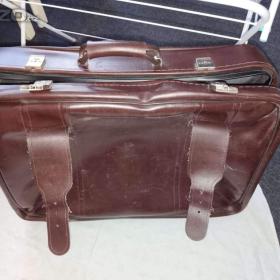 Foto inzerátu Retro kožený kufr z 80 let