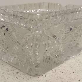 Foto inzerátu Broušená skleněná dóza