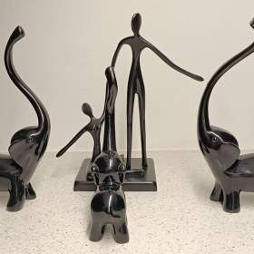 Fotka k inzerátu Tanečníci mezi slony / 19562960