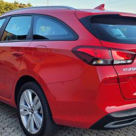 Foto inzerátu Hyundai i30 1,5i CVVT 81kW benzín kombi r.v.2021 33500 km