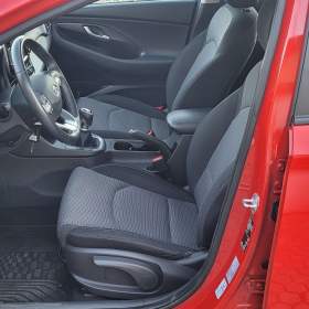 Foto inzerátu Hyundai i30 1,5i CVVT 81kW benzín kombi r.v.2021 33500 km