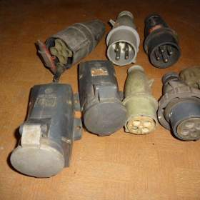 Foto inzerátu Vypínač a zásuvky