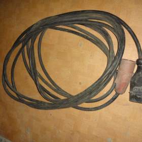 Foto inzerátu Vypínač a zásuvky