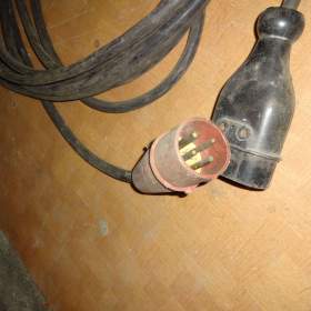 Foto inzerátu Vypínač a zásuvky