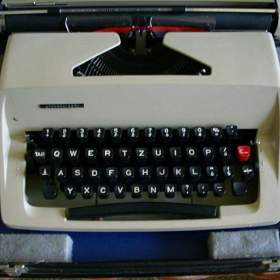 Fotka k inzerátu kufříkový psací stroj Consul / 19522294