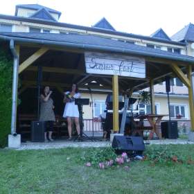 Foto inzerátu ŽIVÁ HUDBA REMIX + DJ - NA OSLAVY, SVATBY, PLESY - ZLÍNSKÝ KRAJ