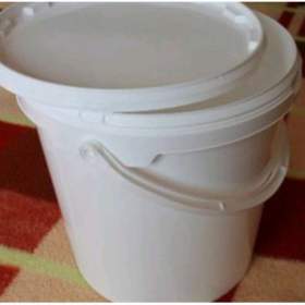 Foto inzerátu Plastový kyblík s víkem