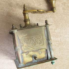 Fotka k inzerátu Mlýnek mosazný / 19488814