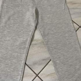 Foto inzerátu Dětské tepláky Sinsay.