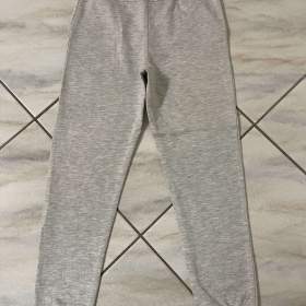 Foto inzerátu Dětské tepláky Sinsay.