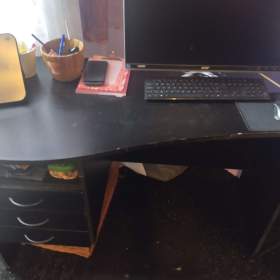 Fotka k inzerátu Psací stůl  / 17928882