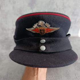 Fotka k inzerátu Stará německá hasičská čepice, v krásném původním stavu. / 19678371
