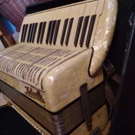 Akordeon Kebrdle  / 19573888