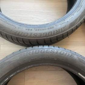 Foto inzerátu Zimní pneu brigestone 235/45/20